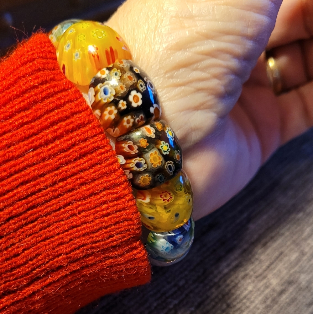 Beautiful Vintage Glass Bead Flower Bracelet